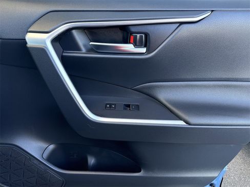 Used 2024 Toyota RAV4 SE image 35