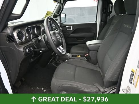 Used 2023 Jeep Wrangler Unlimited Sahara AWD/4WD image 15