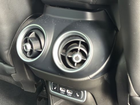 Used 2023 Alfa Romeo Stelvio Veloce AWD/4WD image 30