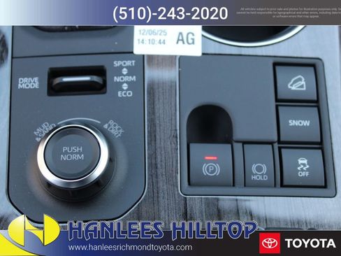 New 2026 Toyota Highlander Platinum image 23