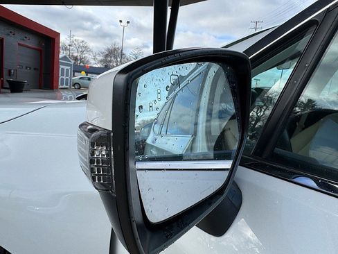 Used 2015 Subaru Outback 2.5i Premium image 12