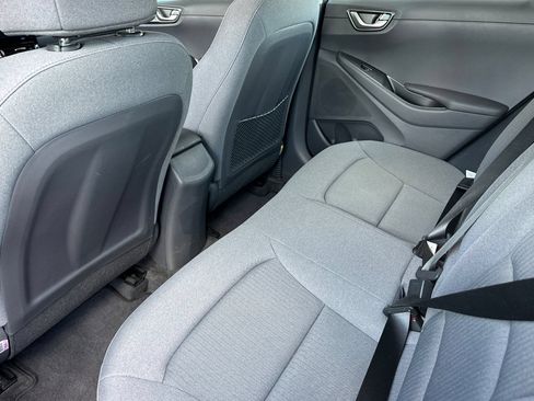 Used 2022 Hyundai Ioniq SE FWD image 9