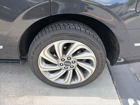 Used 2022 Lincoln Navigator Reserve AWD/4WD image 3