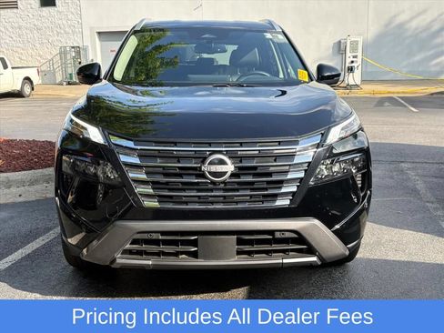 Used 2025 Nissan Rogue SL AWD/4WD image 3
