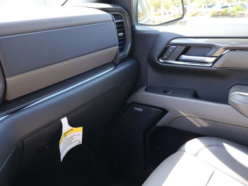 Used 2024 Chevrolet Silverado 1500 ZR2 w/ Technology Package image 41