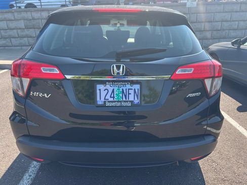 Used 2022 Honda HR-V LX image 5