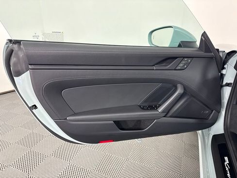 Certified 2025 Porsche 911 Carrera 4 GTS AWD/4WD image 18