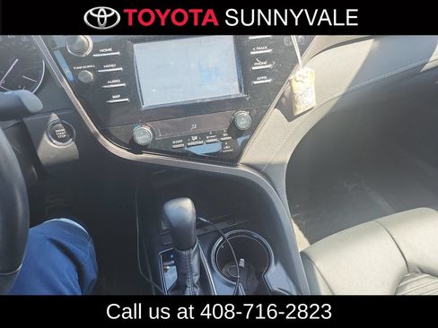 Used 2019 Toyota Camry SE w/ Convenience Package FWD image 5