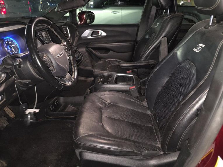 Used 2019 Chrysler Pacifica Touring-L Plus w/ Advanced Safetytec Group FWD image 6