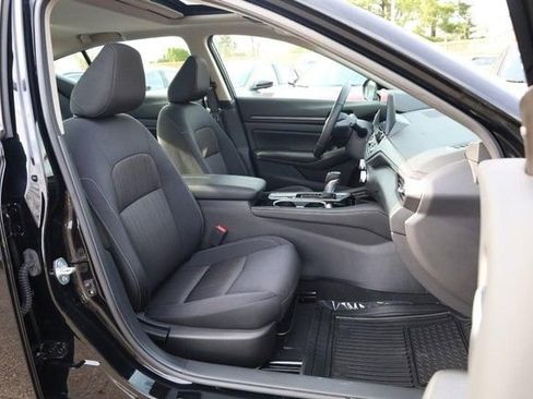 Certified 2024 Nissan Altima 2.5 SV w/ SV Premium Package image 25