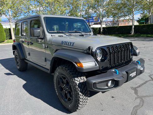 Used 2023 Jeep Wrangler Unlimited w/ Sun & Screen Package AWD/4WD image 5