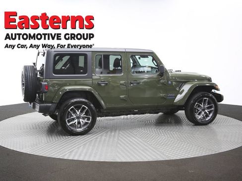 Used 2024 Jeep Wrangler Unlimited AWD/4WD image 43