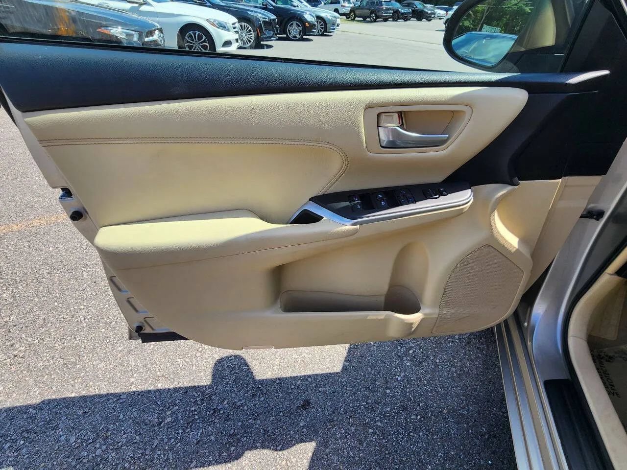 Used 2015 Toyota Camry XLE FWD image 10
