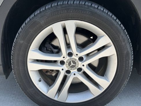 Used 2018 Mercedes-Benz GLA 250 4MATIC w/ Premium Package image 5