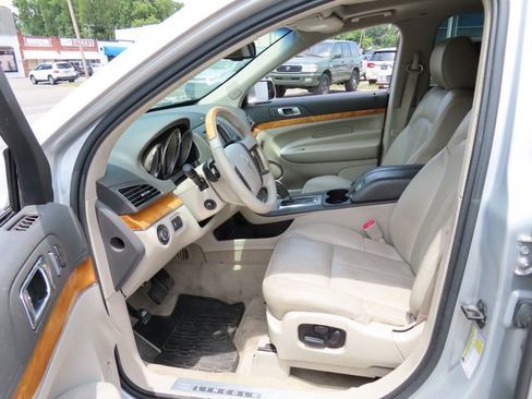 Used 2010 Lincoln MKT 2WD image 14