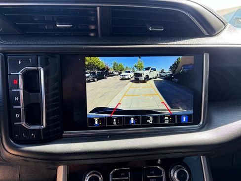 Used 2023 GMC Yukon Denali AWD/4WD image 25