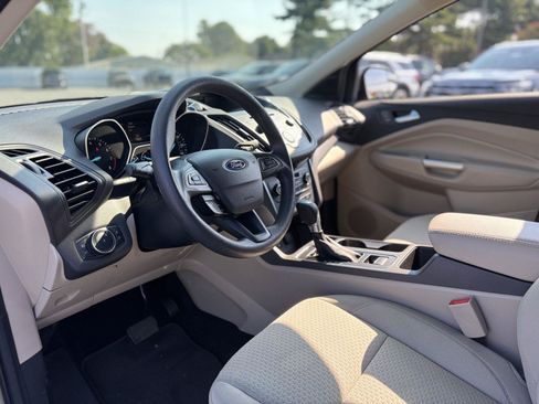 Used 2017 Ford Escape SE AWD/4WD image 14