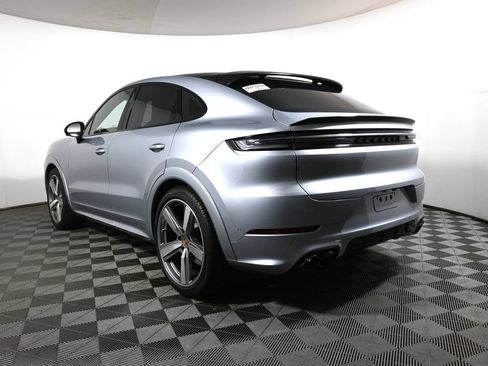 Used 2026 Porsche Cayenne GTS AWD/4WD image 3