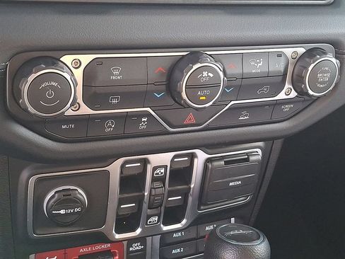 Used 2026 Jeep Gladiator Mojave AWD/4WD image 21