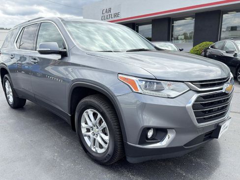 Used 2019 Chevrolet Traverse LT w/ LPO, Floor Liner Package AWD/4WD image 2