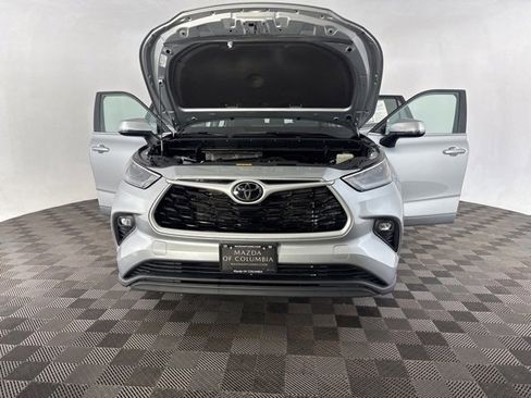 Used 2023 Toyota Highlander L image 11