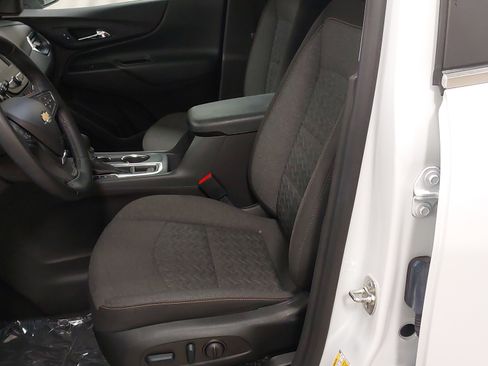 Used 2024 Chevrolet Equinox LT AWD/4WD image 22