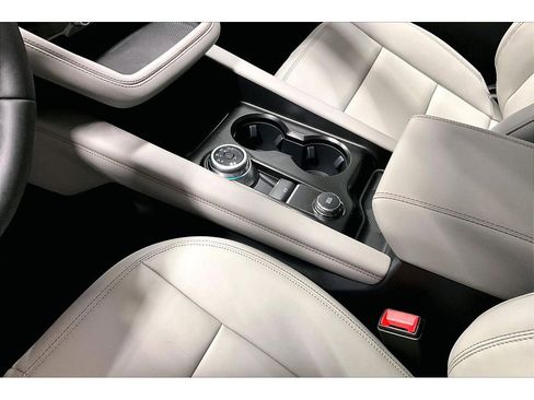 New 2026 Ford Explorer Active w/ Active Comfort Package AWD/4WD image 38
