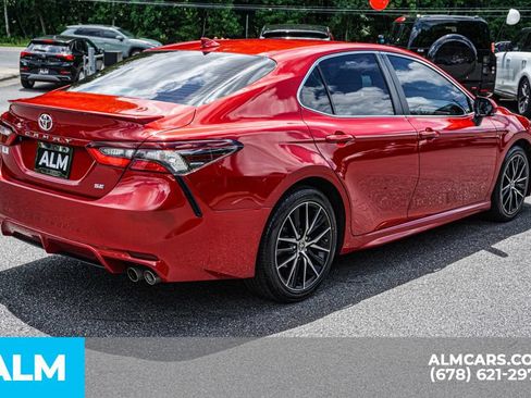 Used 2022 Toyota Camry SE w/ Convenience Package FWD image 6