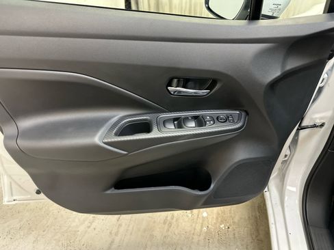 New 2025 Nissan Versa SV w/ Trunk Package FWD image 19