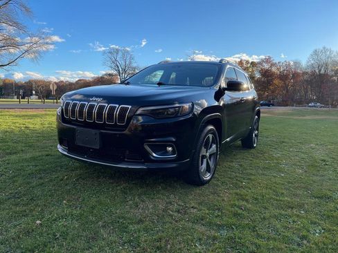 Used 2019 Jeep Cherokee Limited w/ Luxury Group image 12