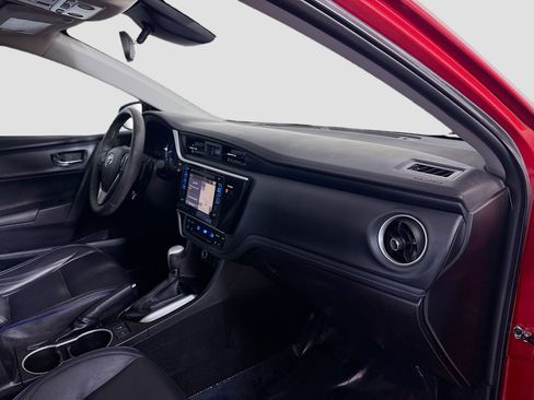 Used 2017 Toyota Corolla XSE image 30