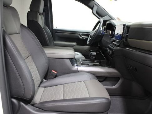 Used 2024 Chevrolet Silverado 1500 ZR2 AWD/4WD image 26