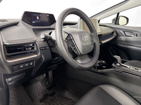 Certified 2025 Toyota Prius XLE FWD image 4
