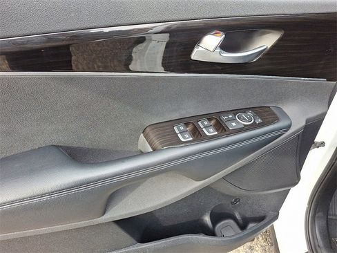 Used 2019 Kia Sorento EX image 13