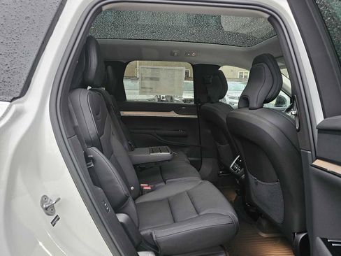 New 2025 Volvo EX90 Plus w/ Protection Package Premier image 12