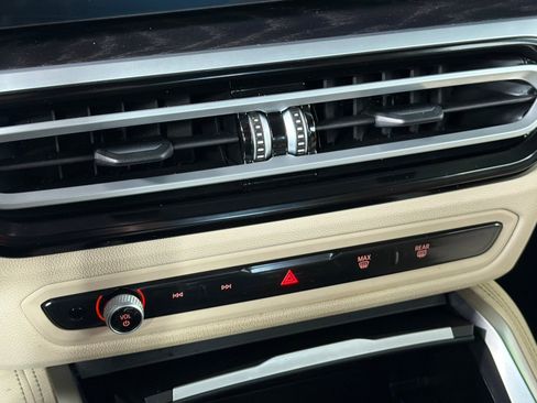 Used 2023 BMW i4 eDrive40 w/ M Sport Package image 27