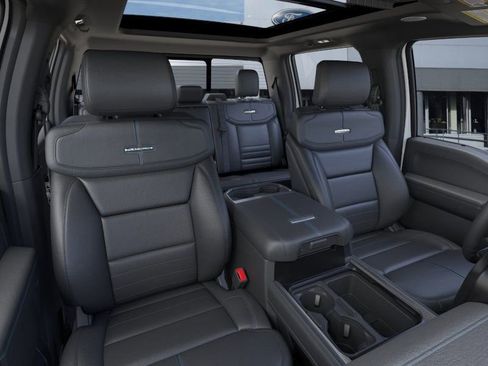 New 2026 Ford F250 Platinum w/ Tremor Off-Road Package image 10
