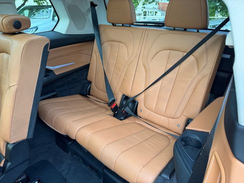 Used 2019 BMW X7 xDrive40i w/ Premium Package AWD/4WD image 38