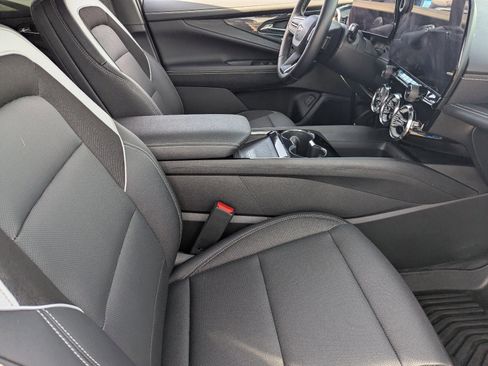 Used 2025 Chevrolet Blazer EV LT image 12