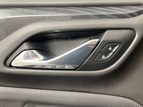 Used 2021 GMC Yukon Denali w/ Denali Premium Package image 20