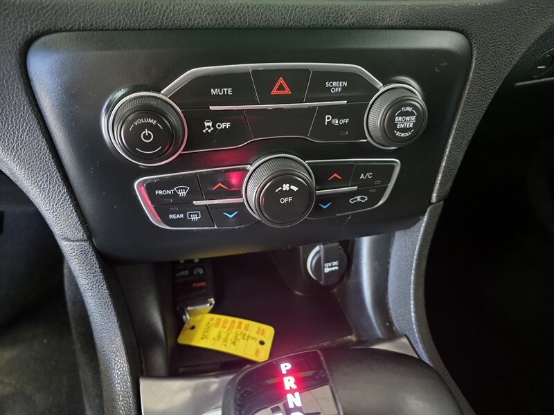 Used 2022 Dodge Charger SXT RWD image 23