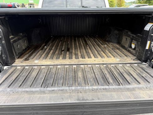 Used 2016 Toyota Tacoma Limited image 13