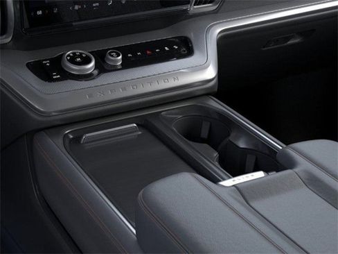 New 2026 Ford Expedition Active image 15