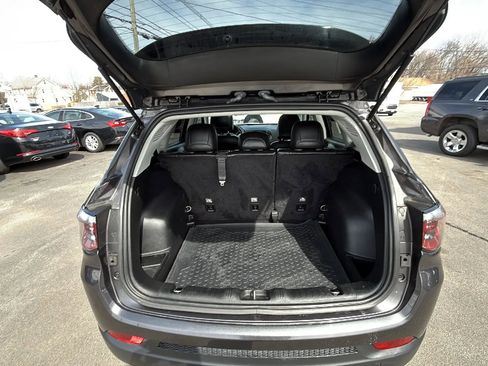 Used 2019 Jeep Compass Latitude image 8