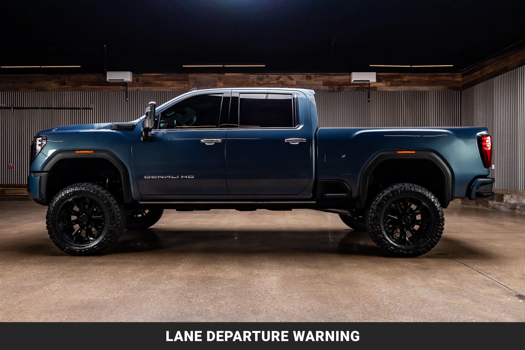 Used 2025 GMC Sierra 2500 Denali Ultimate w/ Max Trailering Package AWD/4WD image 6