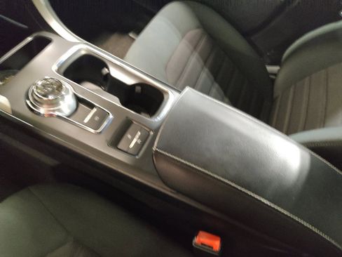 Used 2020 Ford Fusion SE FWD image 26