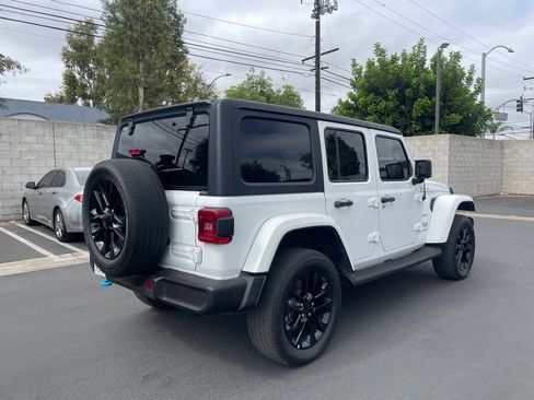 Used 2022 Jeep Wrangler Unlimited Sahara w/ Cold Weather Group AWD/4WD image 2