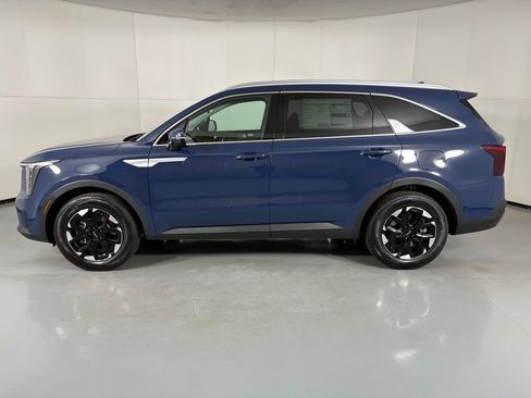 New 2026 Kia Sorento S image 5