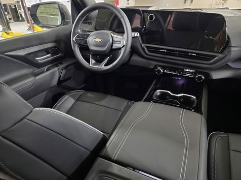 New 2026 Chevrolet Silverado EV LT image 21