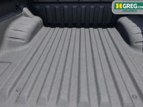 Used 2024 Nissan Frontier S RWD image 18